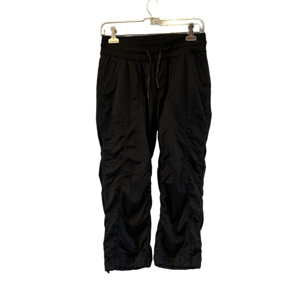 The‎ north face black capri pants. Size small